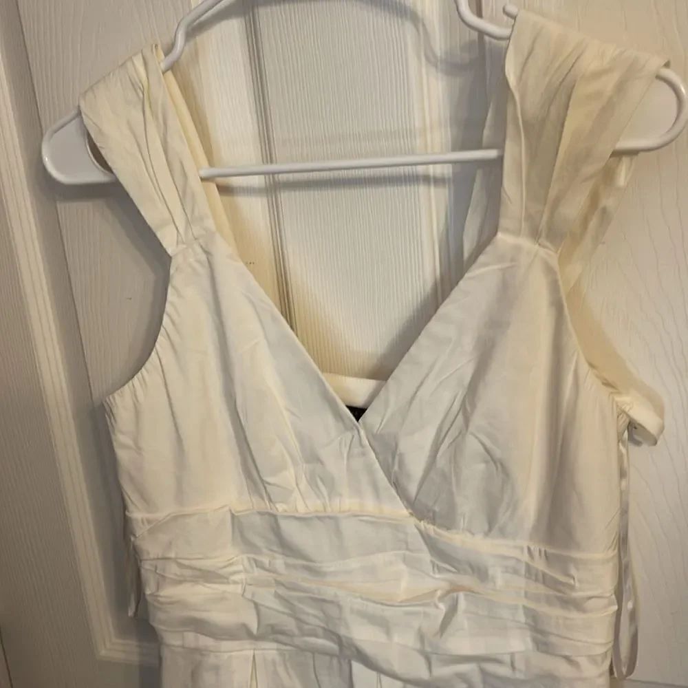BCBG MaxAzria Dress EUC. Size 4 - Picture 2 of 12